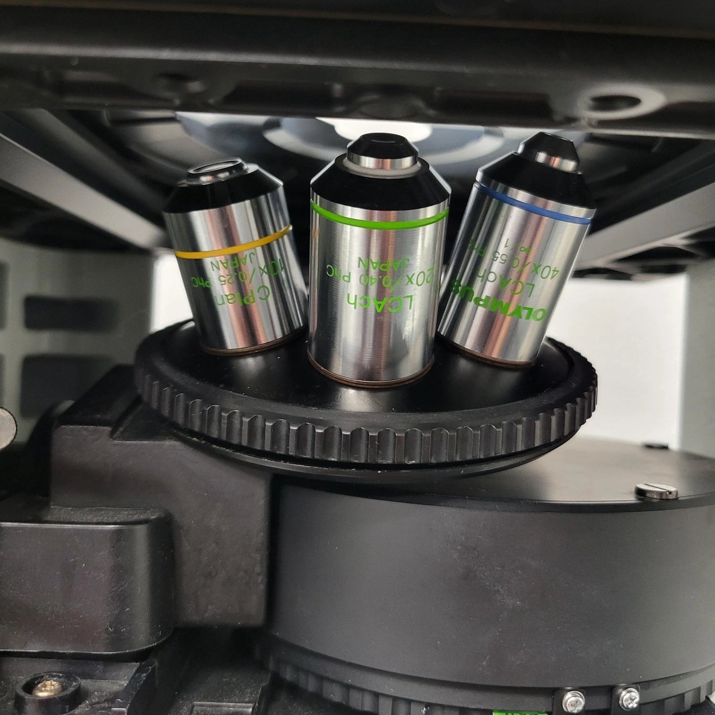 Olympus Microscope IX70 with Fluorescence and Phase Contrast