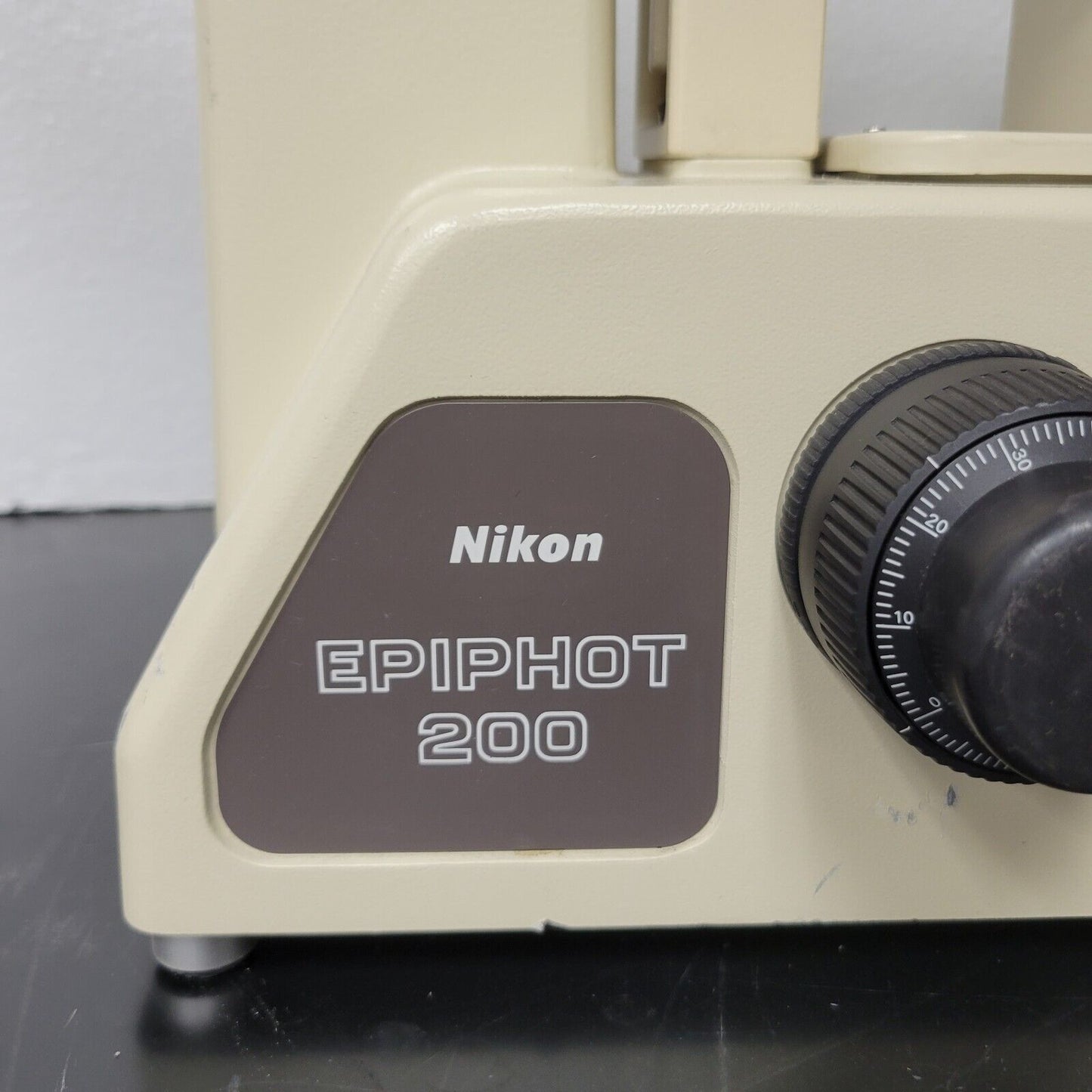 Nikon Microscope Epiphot 200 Metallurgical w. BF/DF, Polarizer/Analyzer & Camera - microscopemarketplace