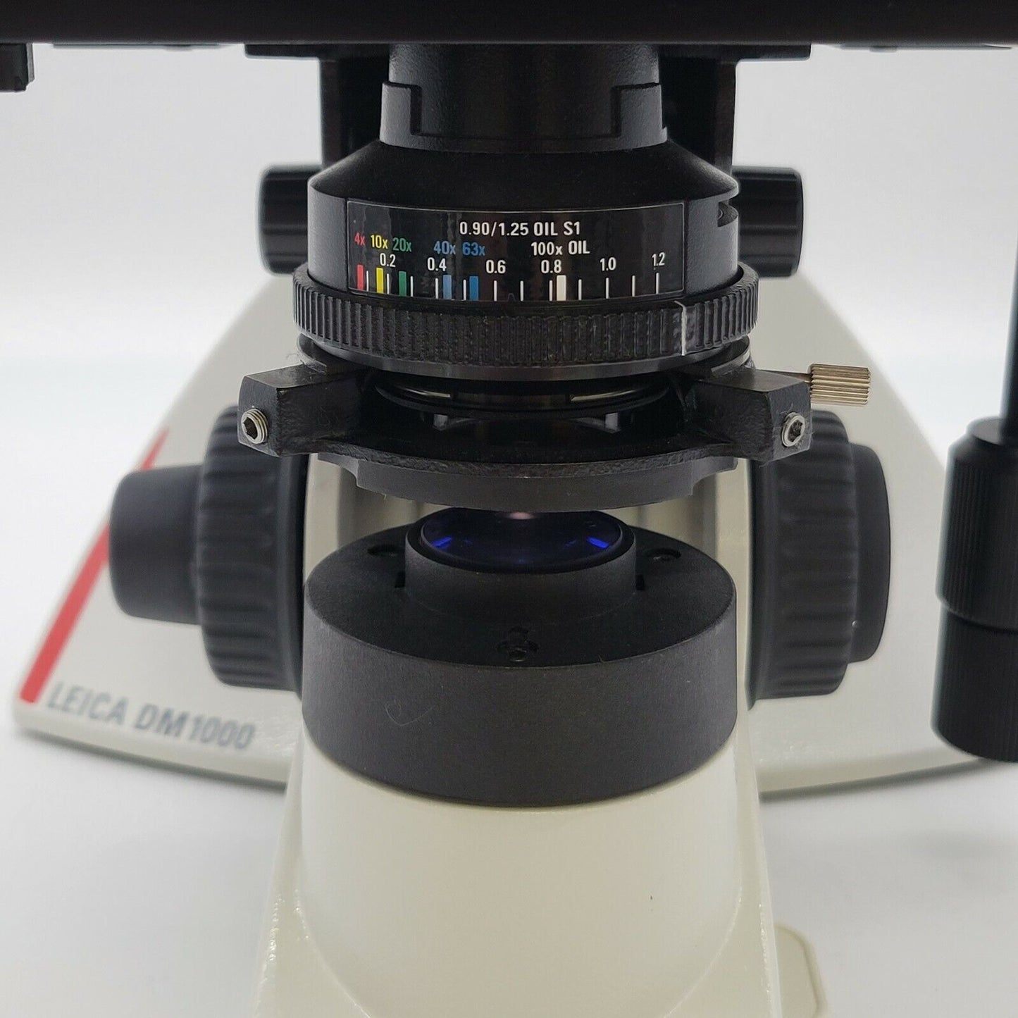Leica Microscope DM1000 with Binocular Head and 4x, 10x, 40x, 100x Objectives - microscopemarketplace