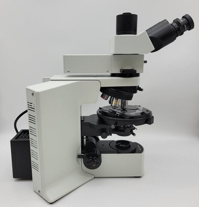 Why do polarizing microscope use a circular stage and what is a Bertra