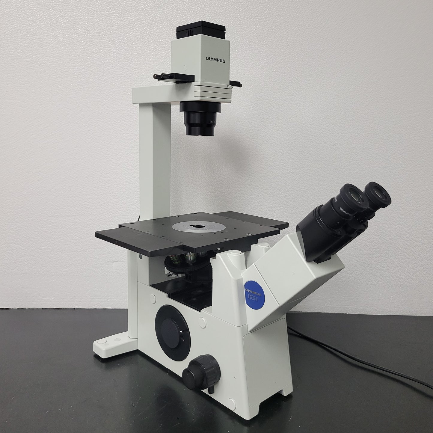 Olympus Microscope IX51 with Phase Contrast | Tissue Culture - microscopemarketplace
