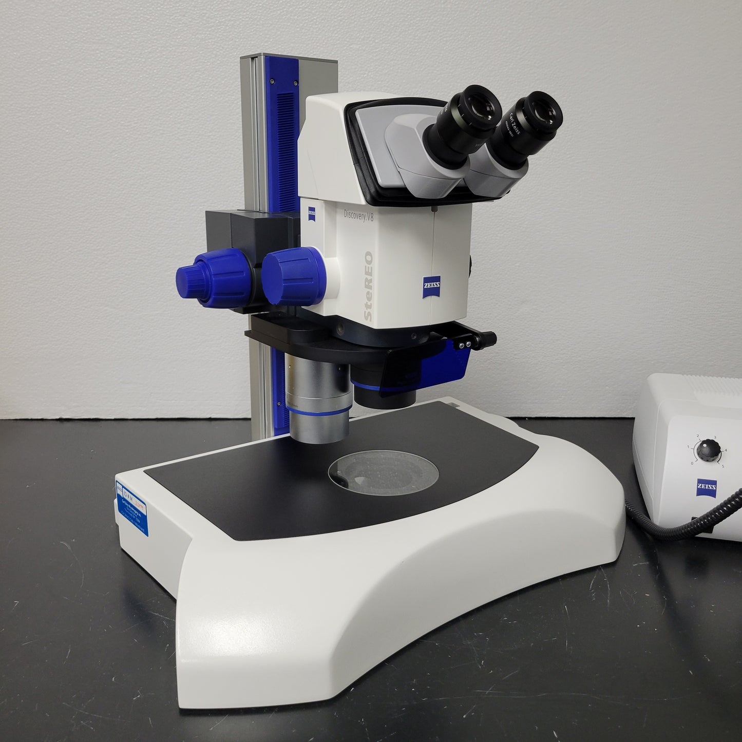 Zeiss Stereo Microscope Discovery.V8 with Transmitted Light Stand & 3 Objectives
