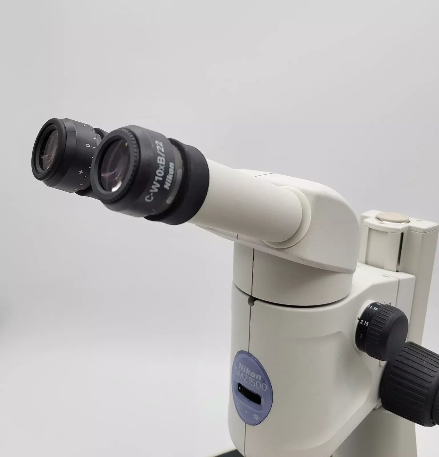 Nikon Stereo Microscope SMZ1500 with Transmitted Light & Tokai Hit Thermo Plate - microscopemarketplace