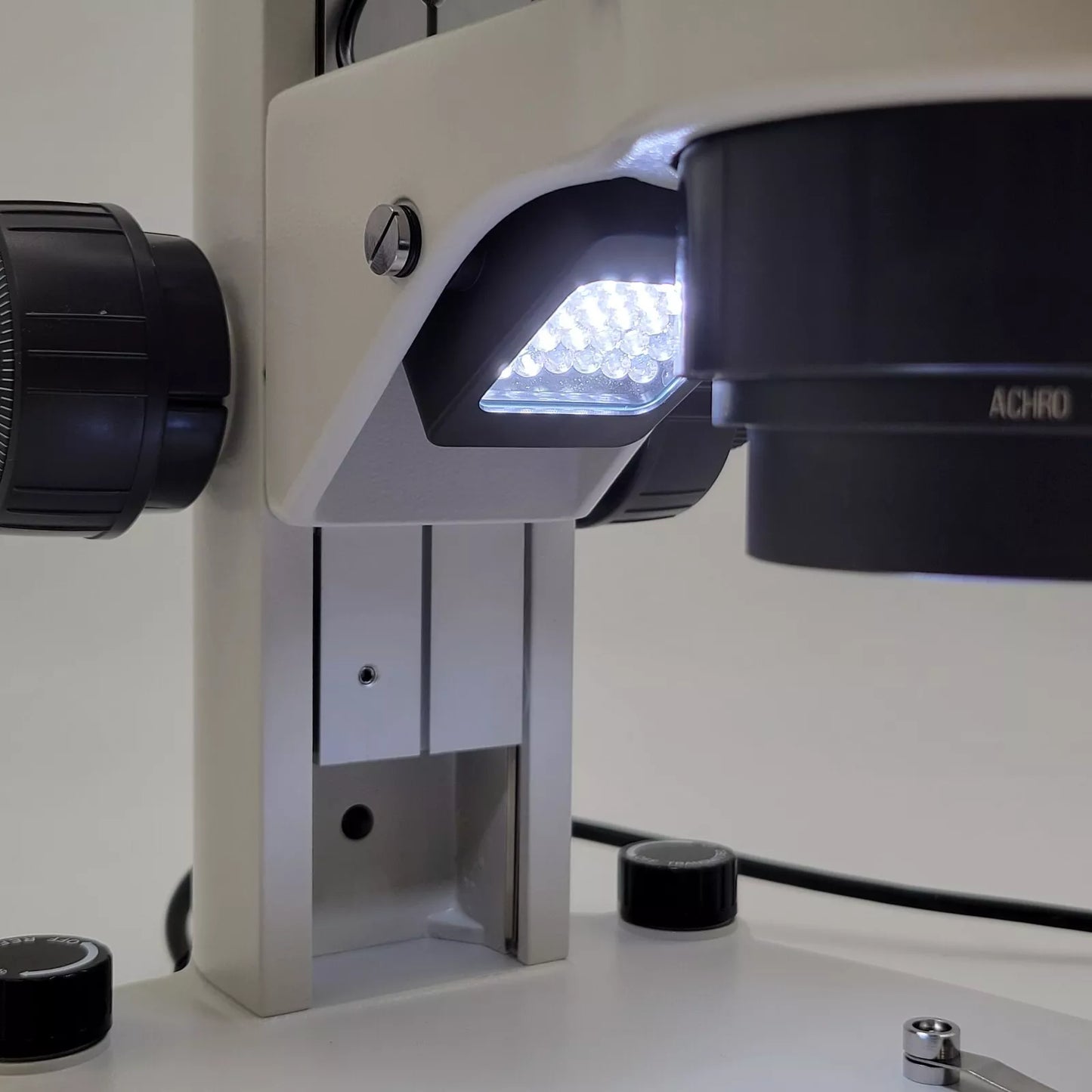 Leica Stereo Microscope M80 Trinocular w. Transmitted/Reflected LED Light Stand - microscopemarketplace