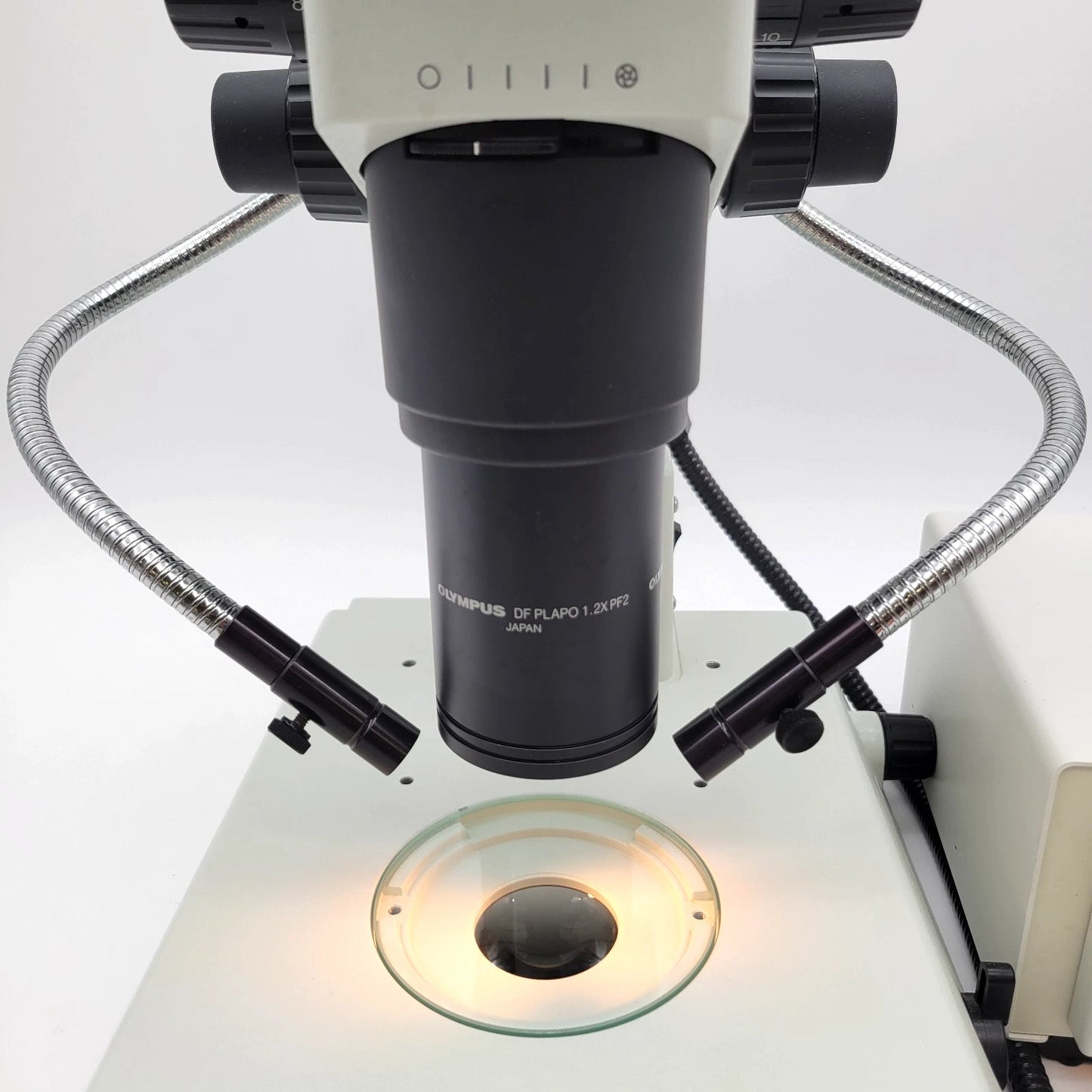 Schott Stereo Microscope Dual Gooseneck Fiber Optic Illuminator for SZX-FOF