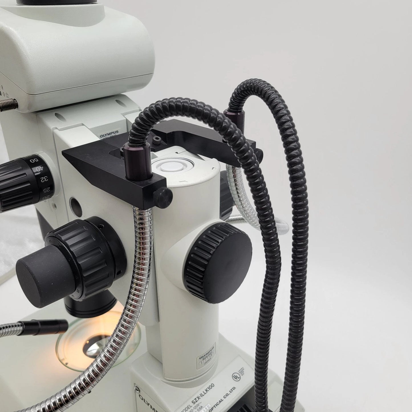 Schott Stereo Microscope Dual Gooseneck Fiber Optic Illuminator for SZX-FOF