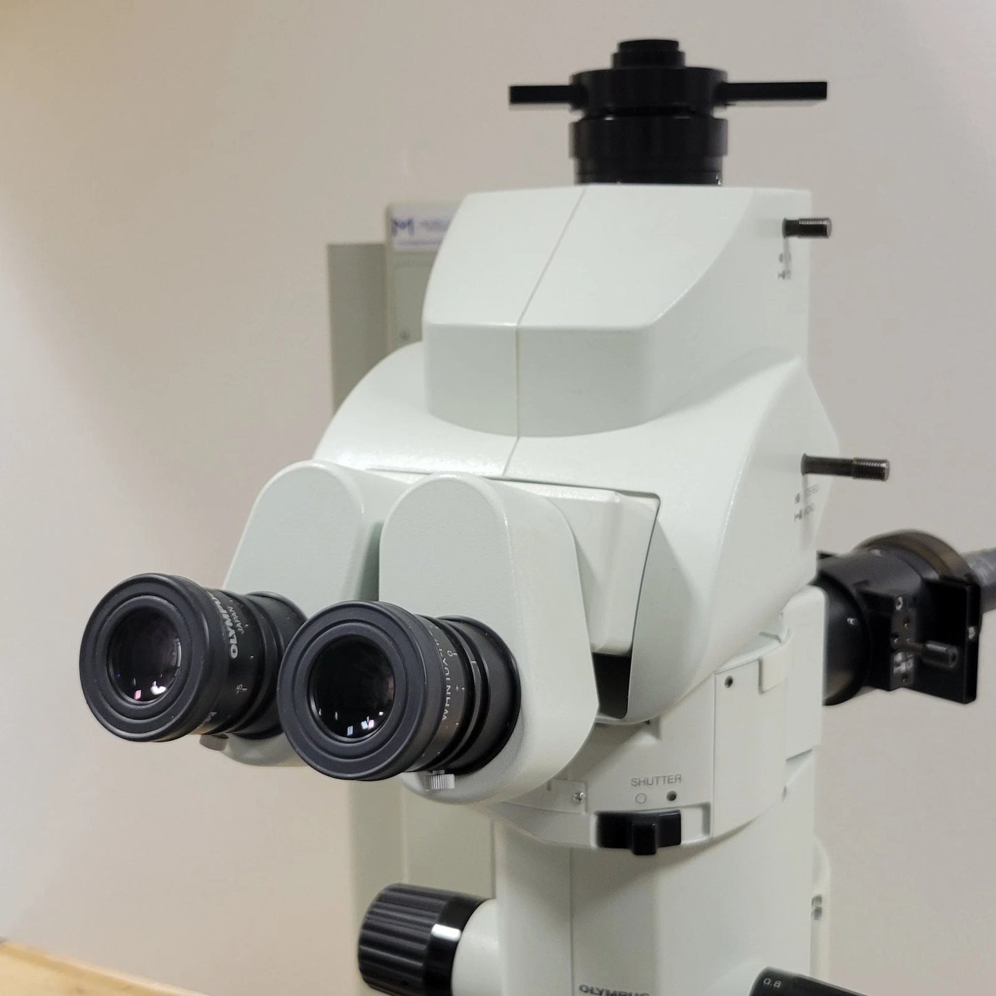 Olympus Macro Zoom Microscope MVX10 with Fluorescence & Motorized Leeds Z+ Stand