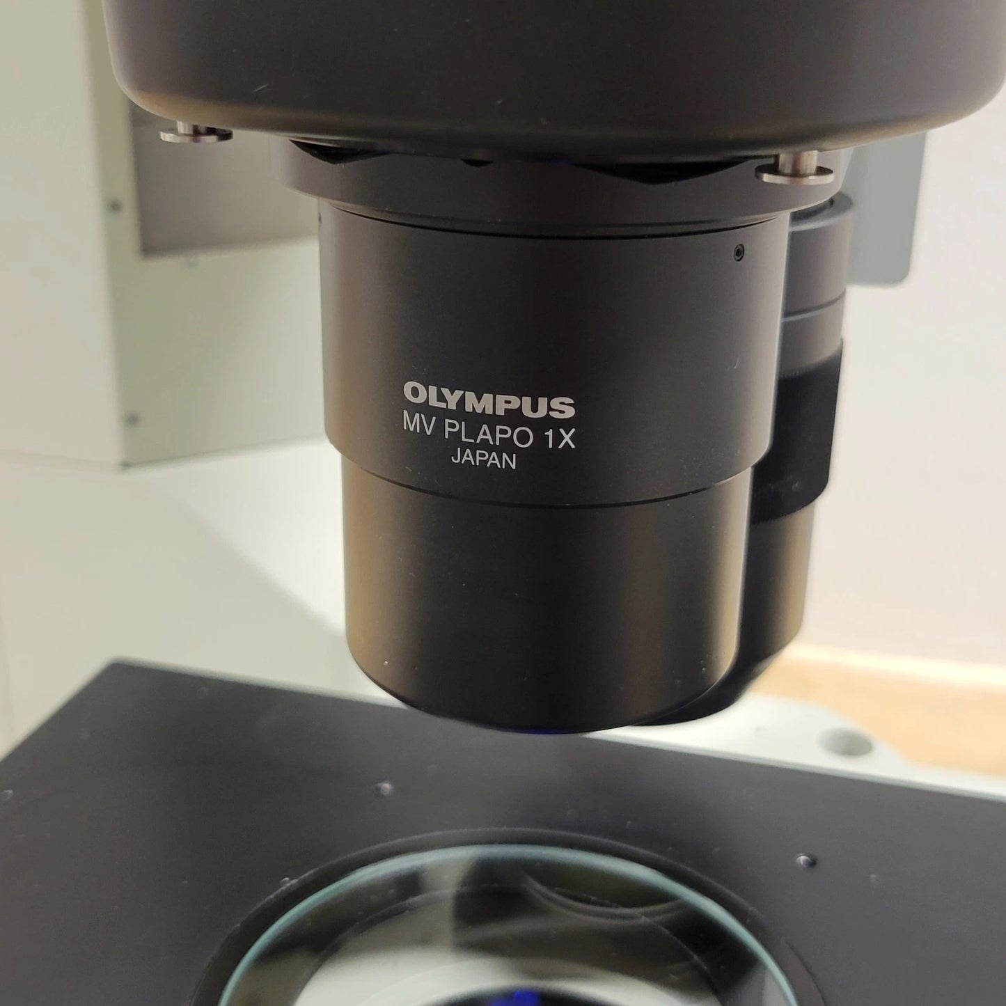 Olympus Macro Zoom Microscope MVX10 with Fluorescence & Motorized Leeds Z+ Stand