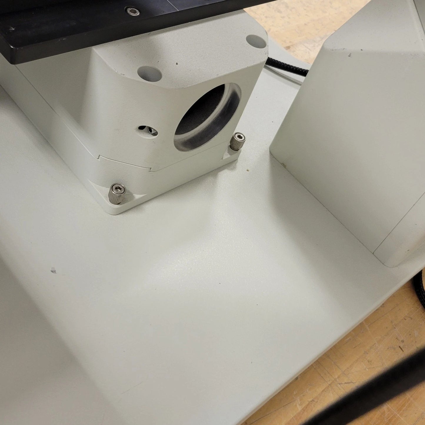 Olympus Macro Zoom Microscope MVX10 with Fluorescence & Motorized Leeds Z+ Stand