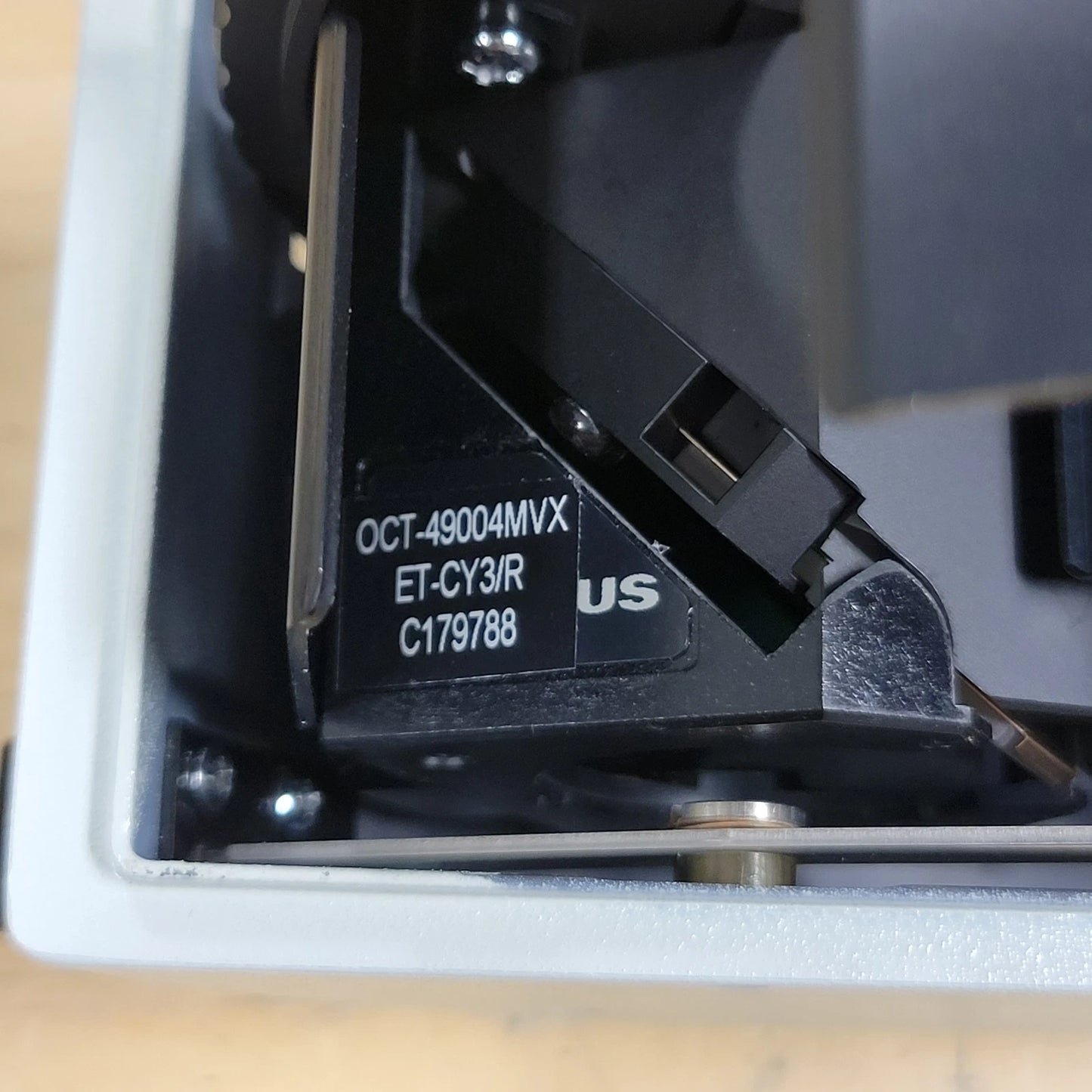Olympus Macro Zoom Microscope MVX10 with Fluorescence & Motorized Leeds Z+ Stand