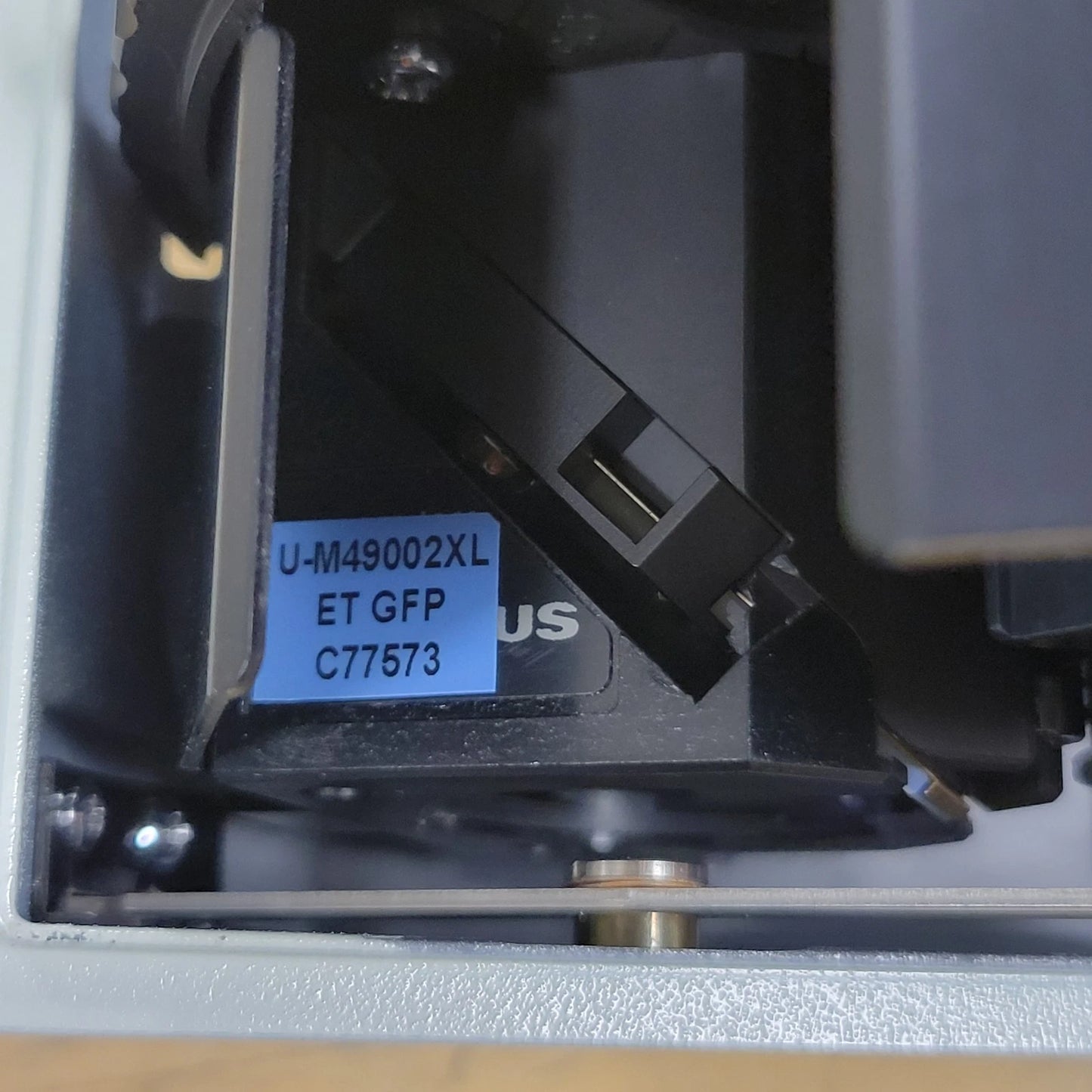 Olympus Macro Zoom Microscope MVX10 with Fluorescence & Motorized Leeds Z+ Stand