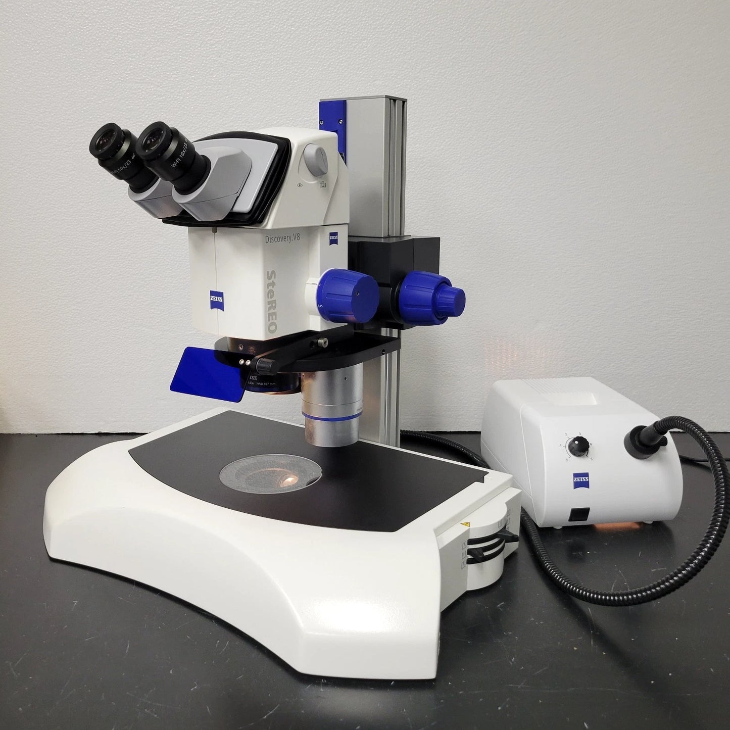 Zeiss Stereo Microscope Discovery.V8 with Transmitted Light Stand & 3 Objectives