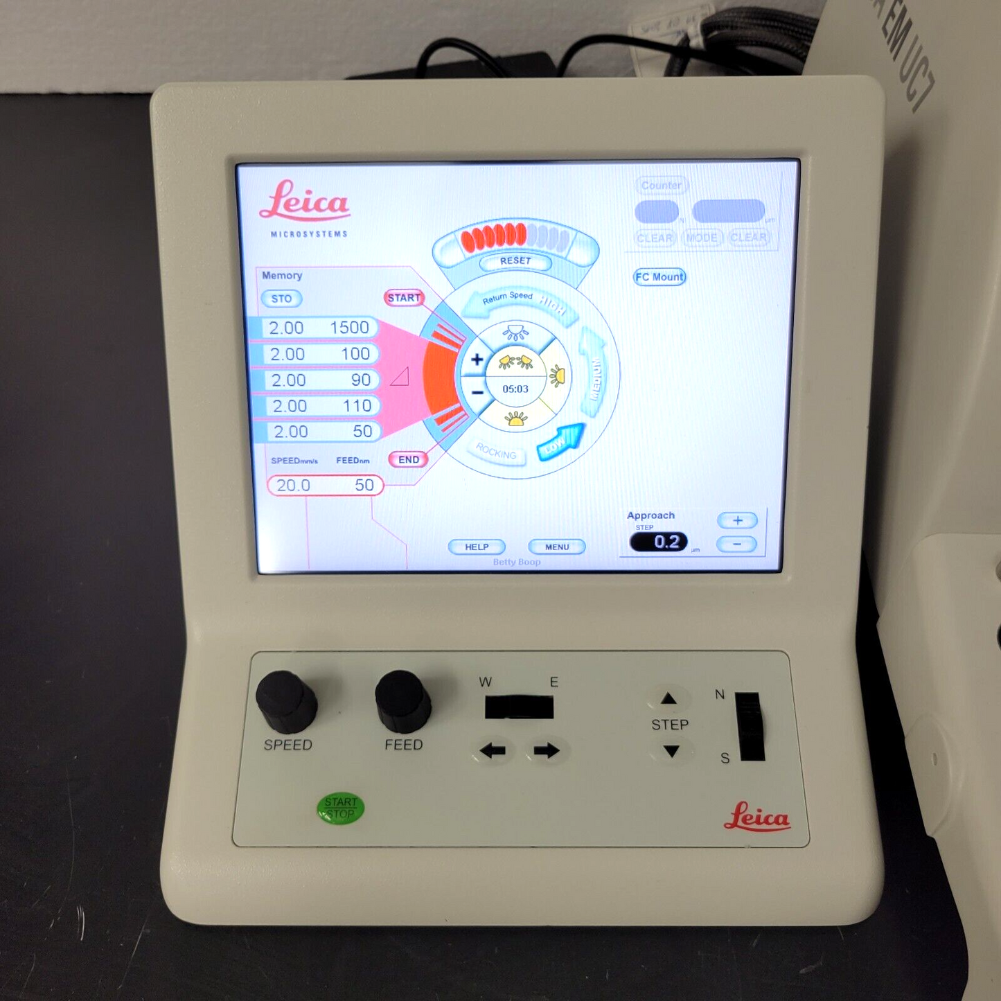 Leica Ultramicrotome EM UC7 with MZ6 Pod and Tilting Binocular Head - microscopemarketplace