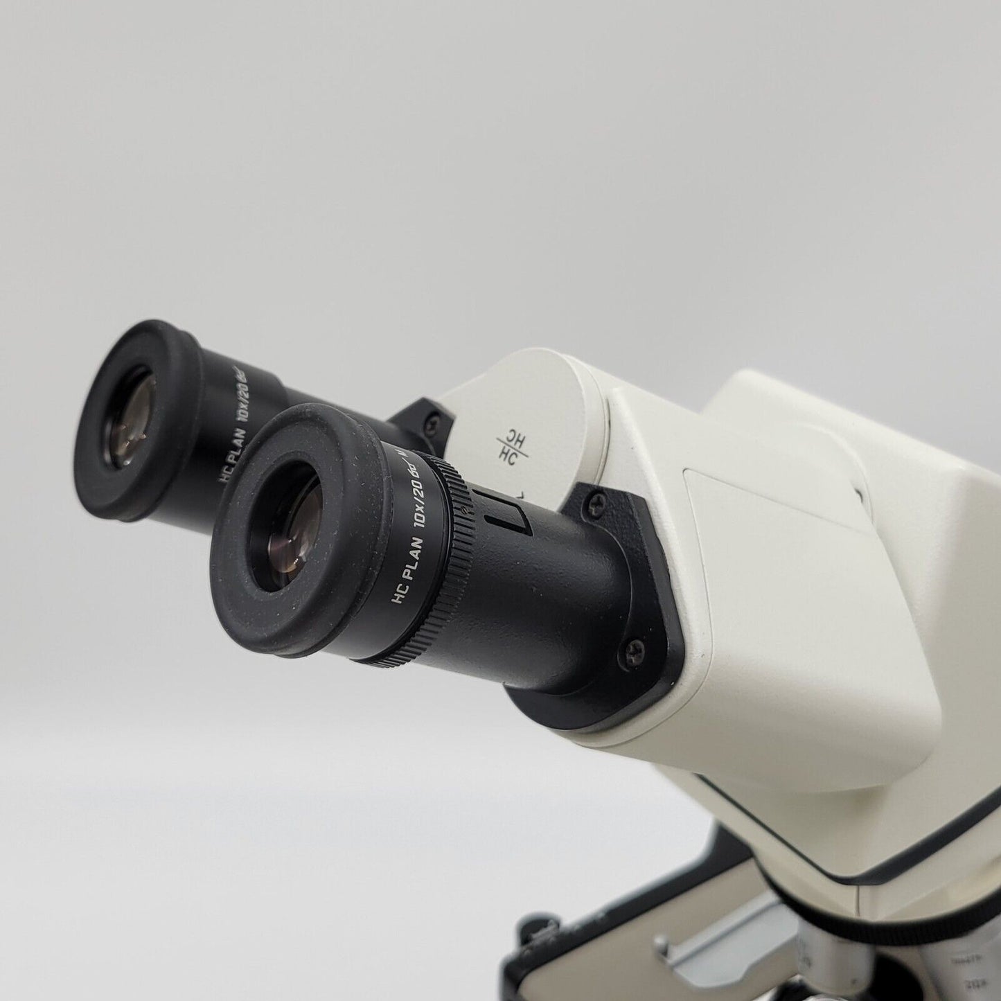 Leica Microscope DM1000 LED with 5x, 10x, 20x, 40x, and 100x Objectives - microscopemarketplace