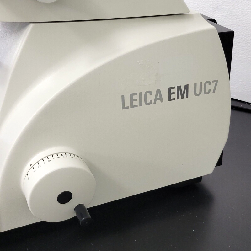 Leica Ultramicrotome EM UC7 with MZ6 Pod and Tilting Binocular Head - microscopemarketplace