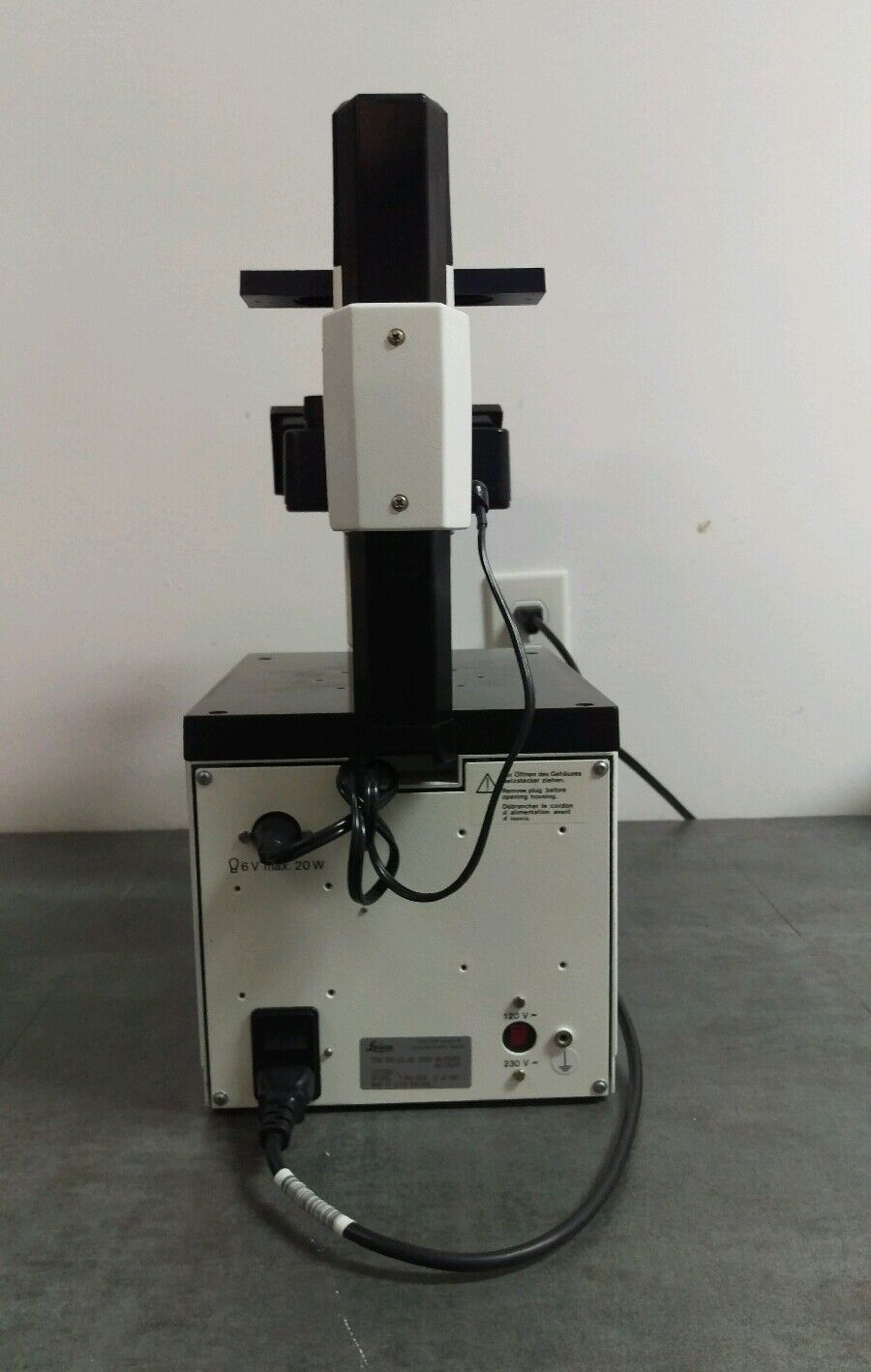 Leica Leitz Microscope DM IL Inverted with Phase Contrast and Trinocular Head - microscopemarketplace