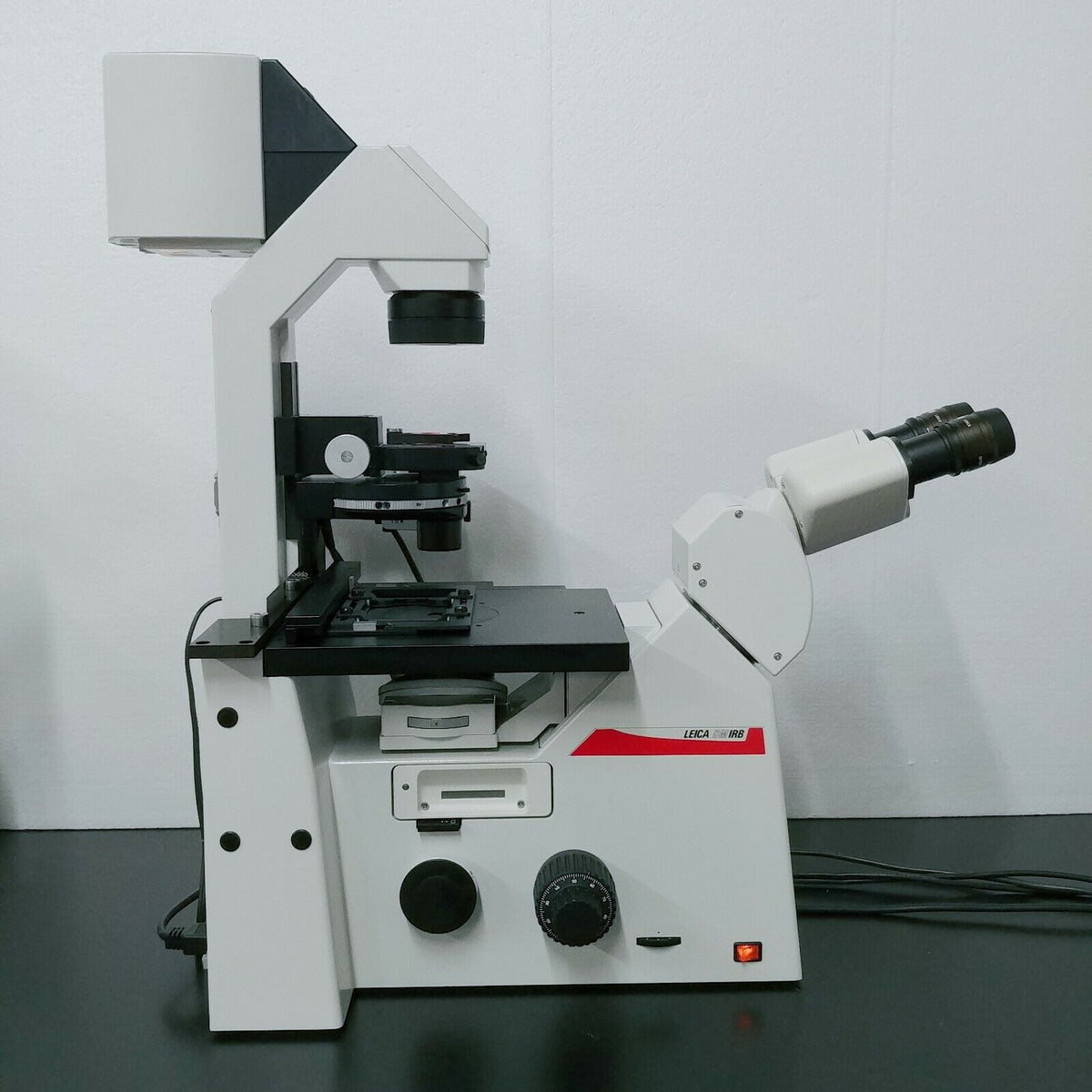 Microinjection Microscope Leica Microscope DMIRB w/ Polarization & Eppendorf TransferMan NK Micr