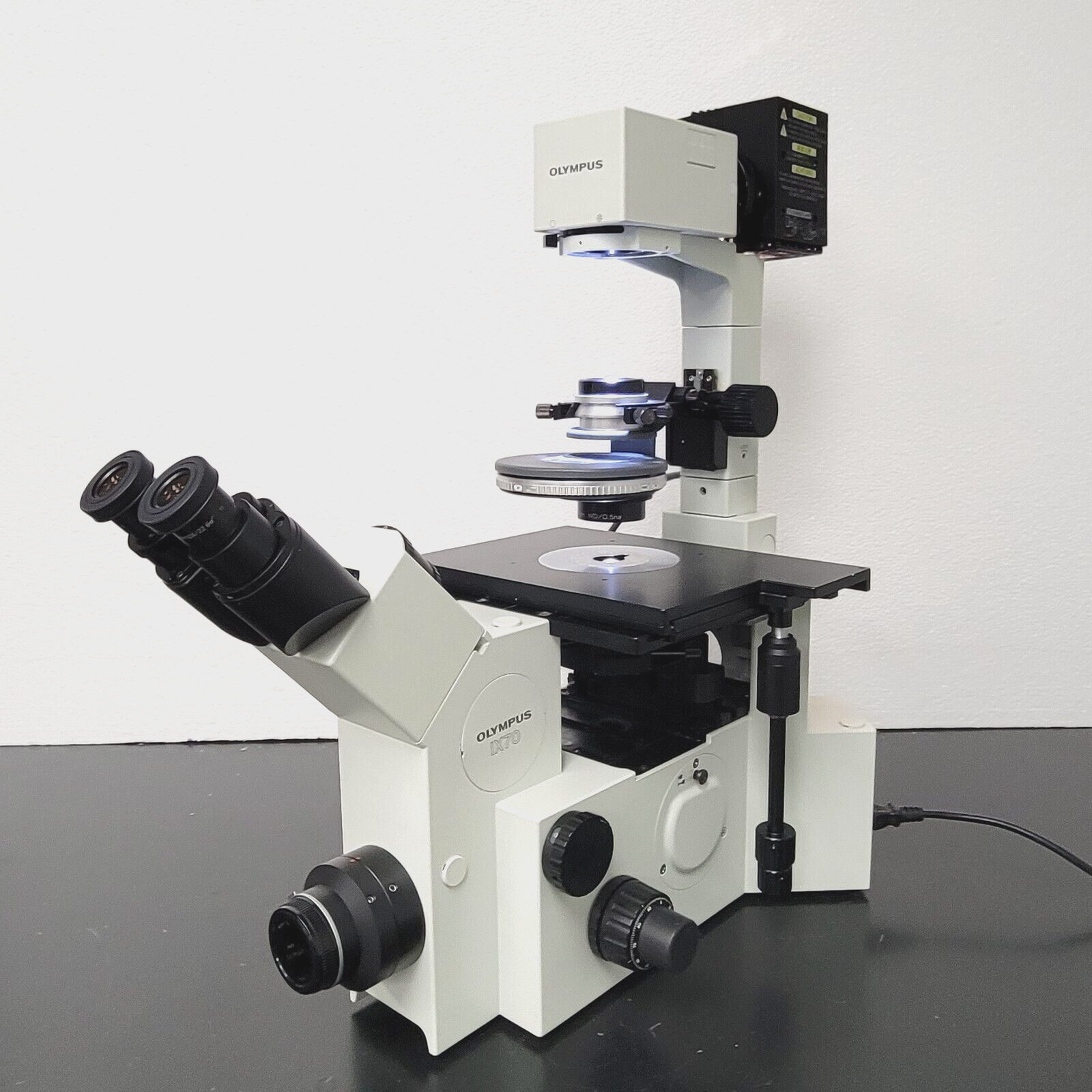 Olympus Microscope IX70 with HMC Hoffman Modulation Contrast Olympus Microscope IX70 with HMC Hoffman Modulation Contrast